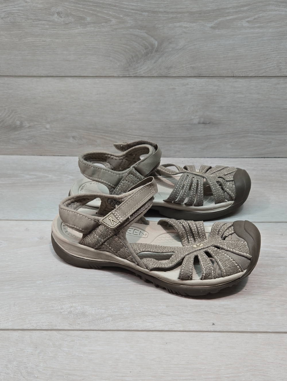 KEEN Women's Rose Taupe Sport Closed Toe Outdoor Sandals Shoes Sz 7